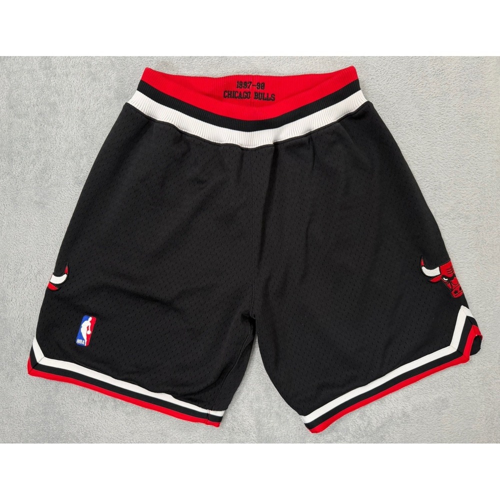 Mitchell & Ness Hardwood Classics NBA Shorts Small Black Chicago Bulls 1997-98